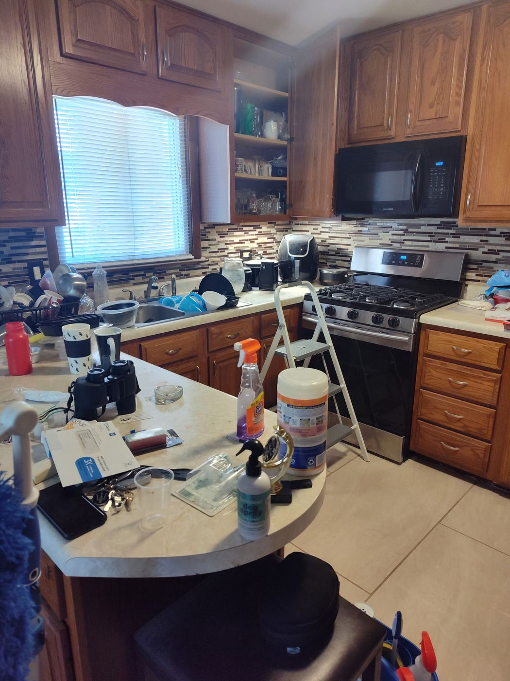 Kitchen before deep cleaning