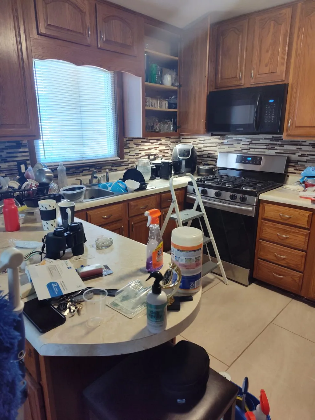 Kitchen before move-in cleaning